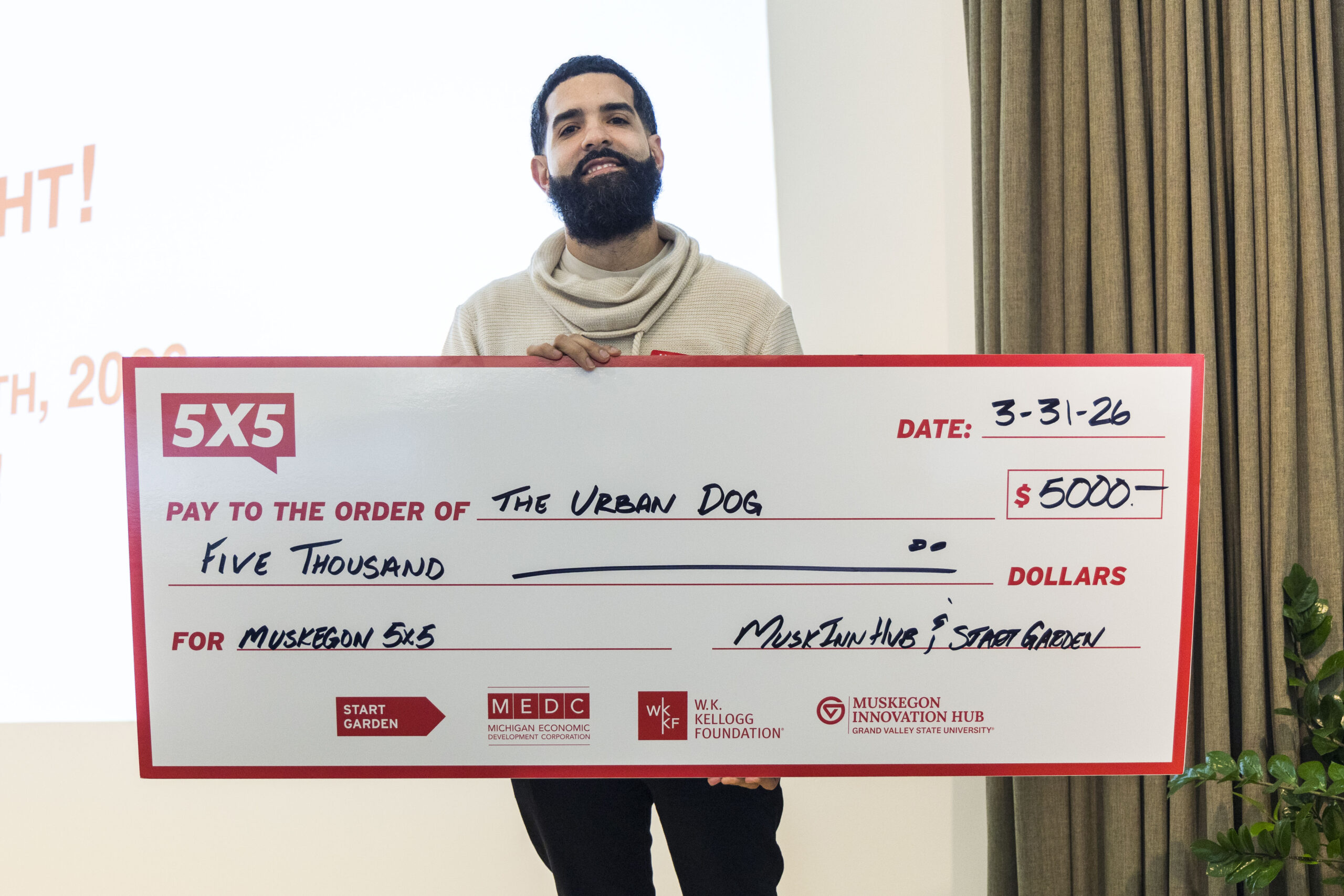 5x5 Night March Winner - Eduardo Juan Archeval of The Urban Dog